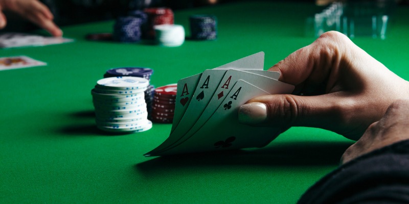 Luật chơi game poker khá đơn giản và dễ hiểu